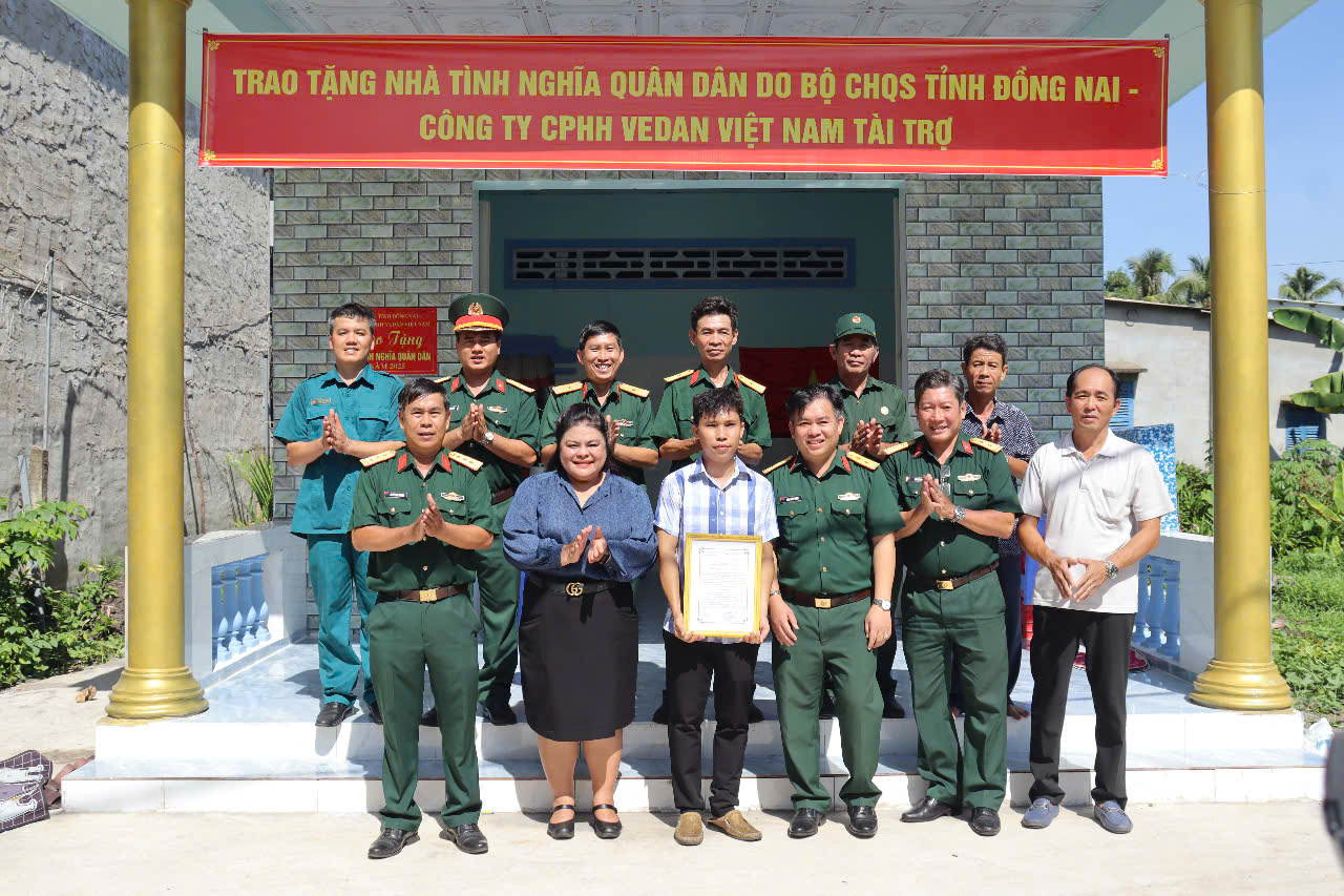 Ban Chỉ huy Quân sự huyện Nhơn Trạch phối hợp trao tặng  Nhà tình nghĩa Quân – Dân năm 2025